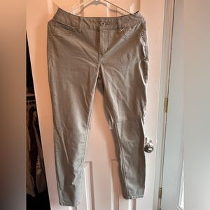 Maurices Light Green Jeggings